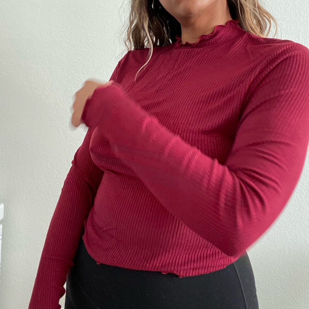 Turtle Neck - Picture 2 of 4